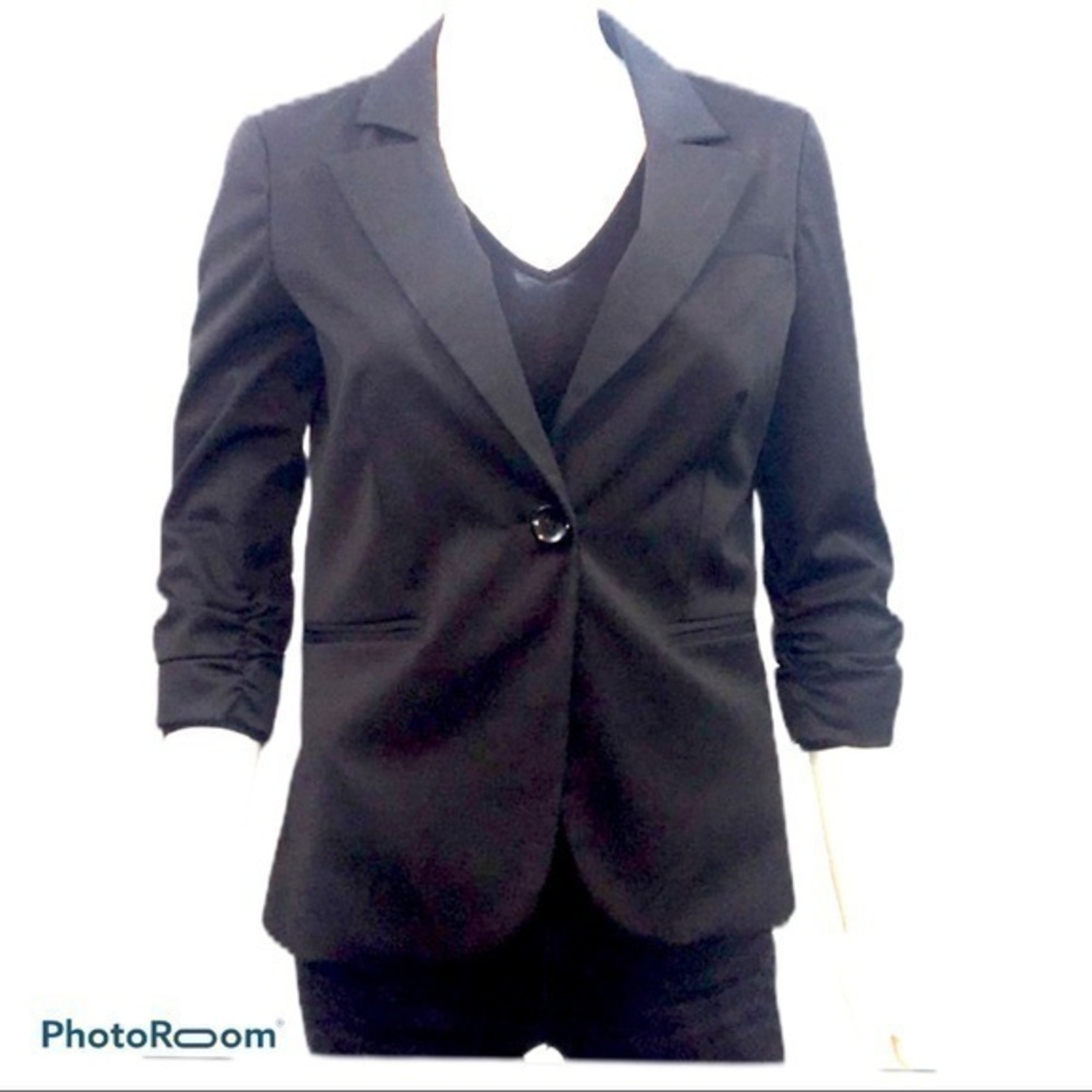 NWOT Guess black blazer 3/4 Gathered sleeves Small